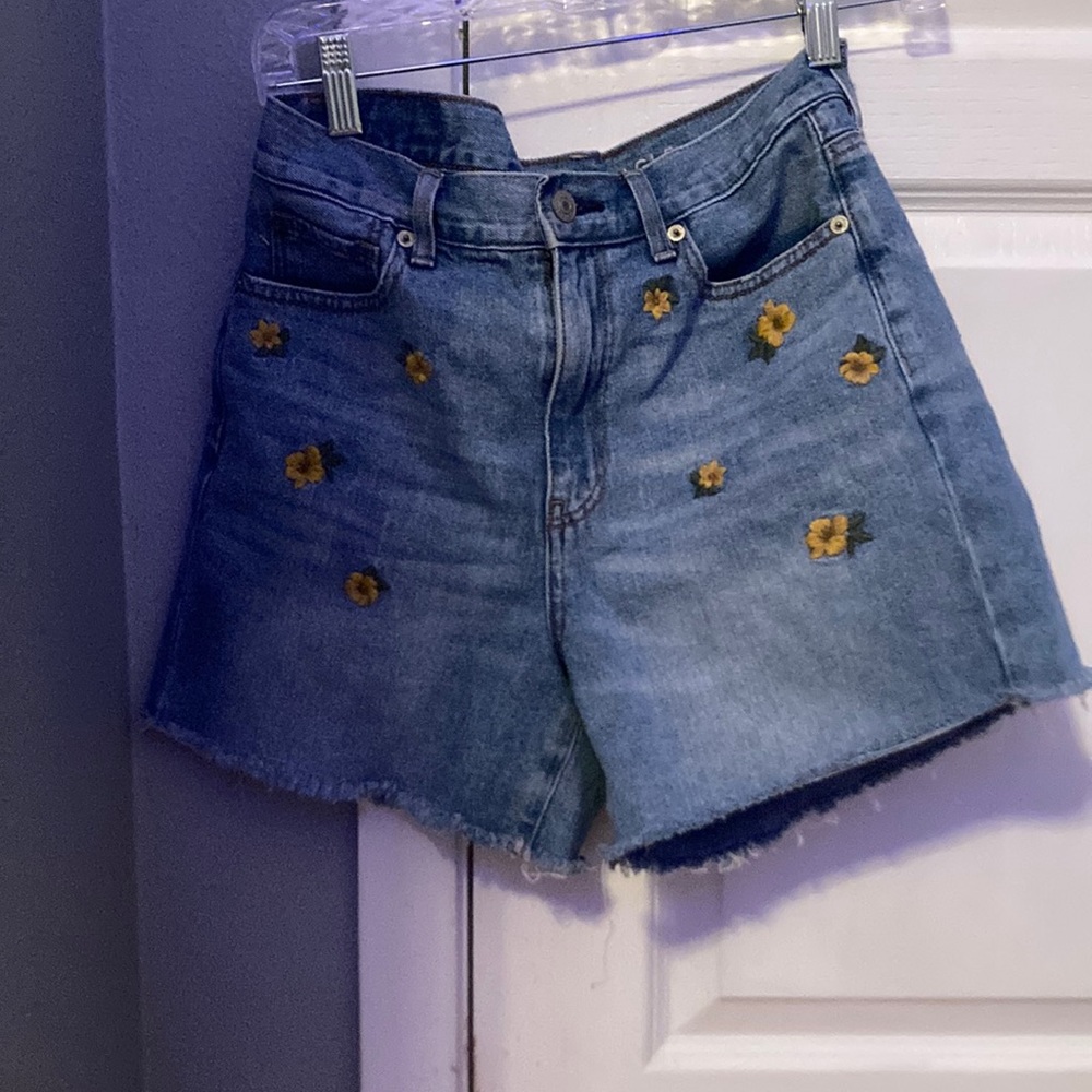 American Eagle floral shorts